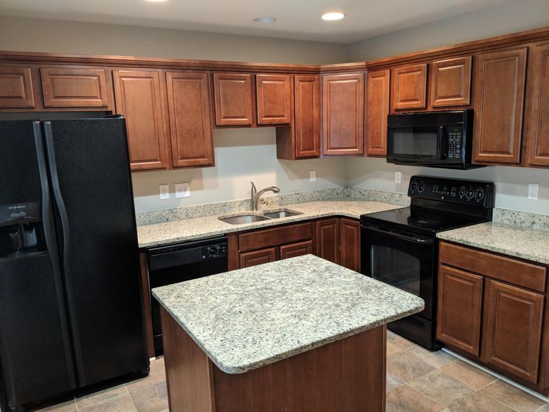 601 Yellow Hawthorn Cir, Summerville, SC 29483