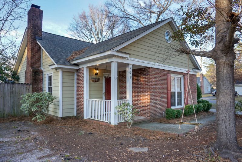 105 Hamlet Rd, Summerville, SC 29485