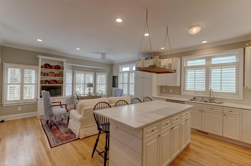 7 Commons Ct, Isle Of Palms, SC 29451