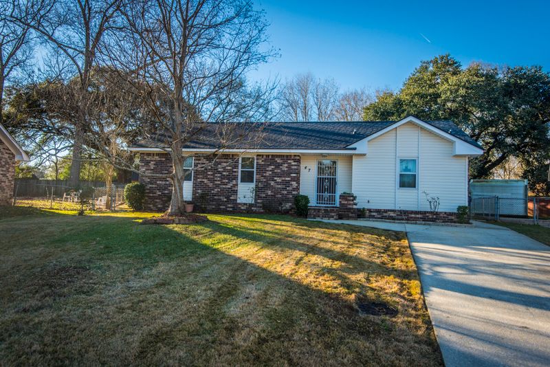 47 Oak Grove Rd, Goose Creek, SC 29445