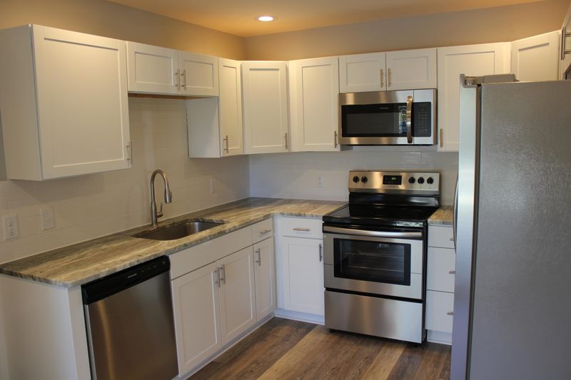 1718 Pickett St, Charleston, SC 29412