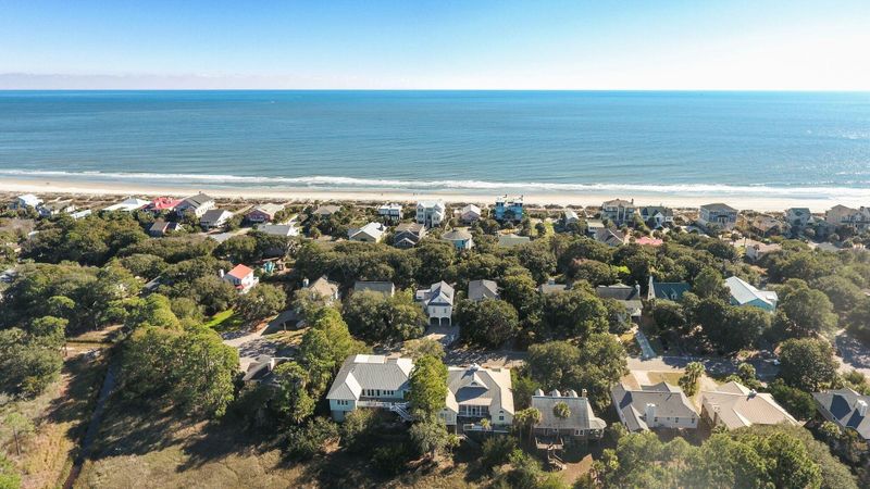 510 W Beach Ct, Folly Beach, SC 29439