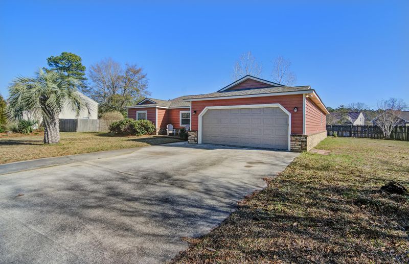 400 Woodbridge Dr, Summerville, SC 29486