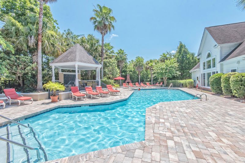 45 Sycamore Ave #213, Charleston, SC 29407