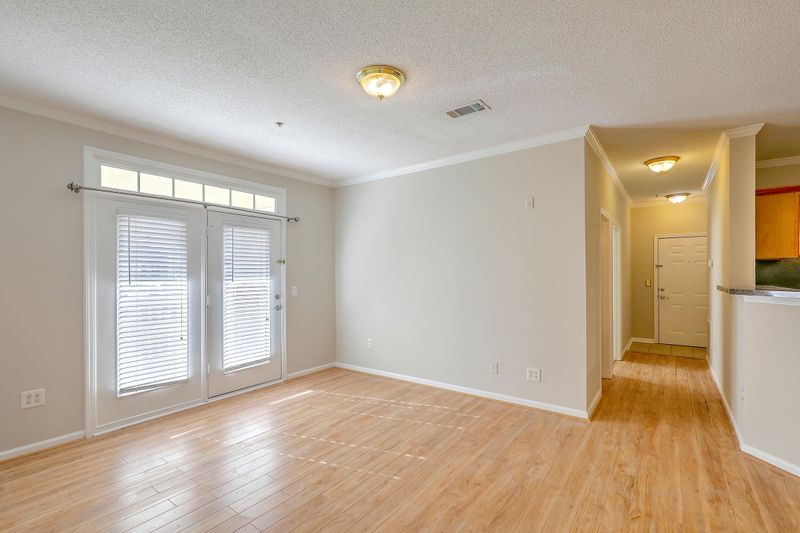 45 Sycamore Ave #213, Charleston, SC 29407