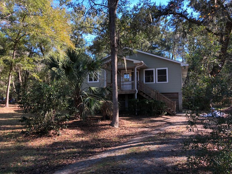 8261 Palmetto Rd, Edisto Island, SC 29438