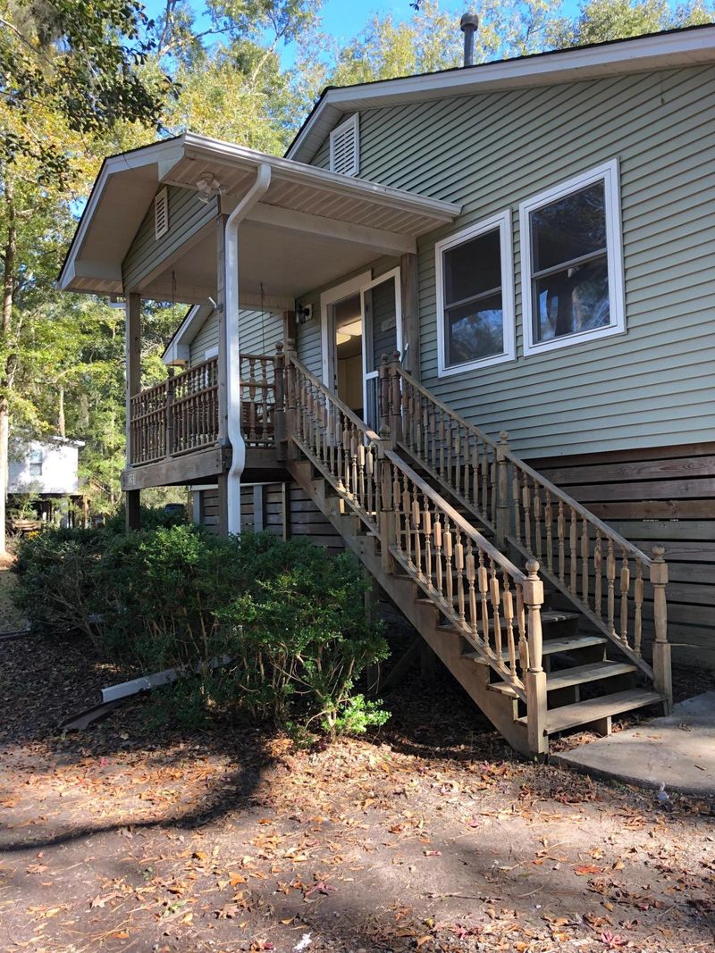 8261 Palmetto Rd, Edisto Island, SC 29438