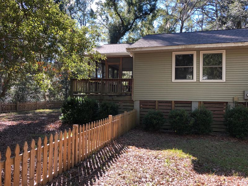 8261 Palmetto Rd, Edisto Island, SC 29438