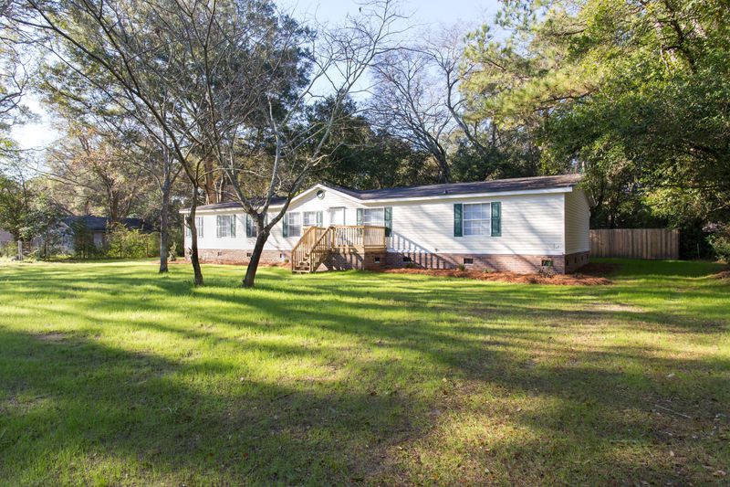 1081 Ben Rd, Charleston, SC 29412