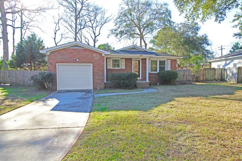 1643 Falmouth St, Charleston, SC 29407