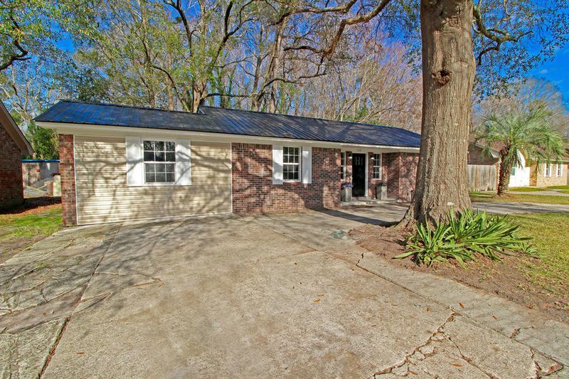 308 Violet Dr, Summerville, SC 29483