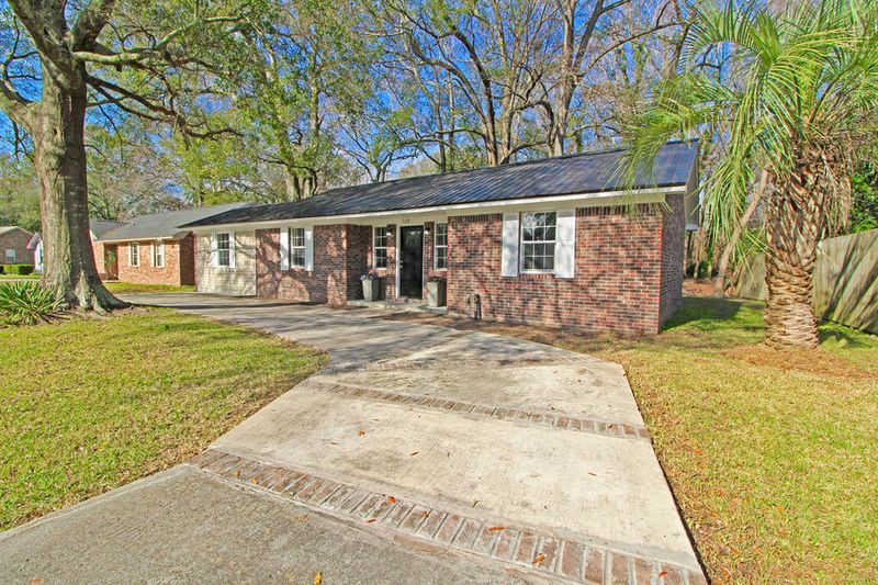 308 Violet Dr, Summerville, SC 29483