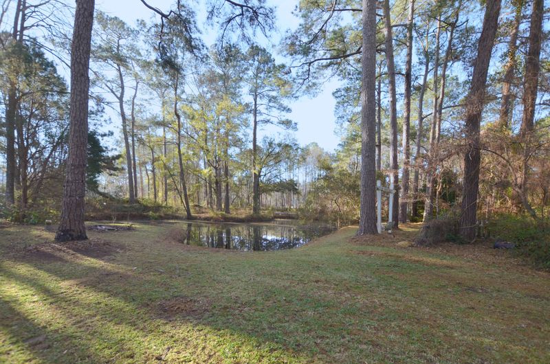 830 W Carolina Rd, Mcclellanville, SC 29458