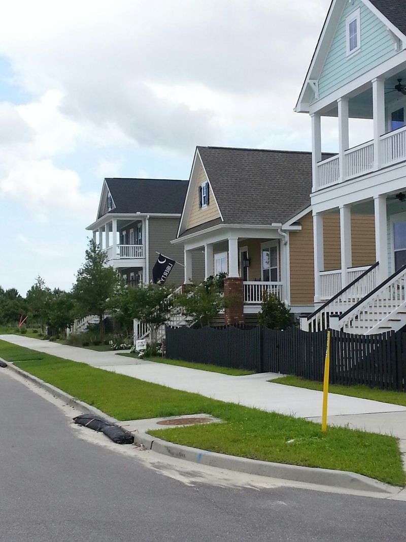 2561 Daniel Island Dr, Charleston, SC 29492