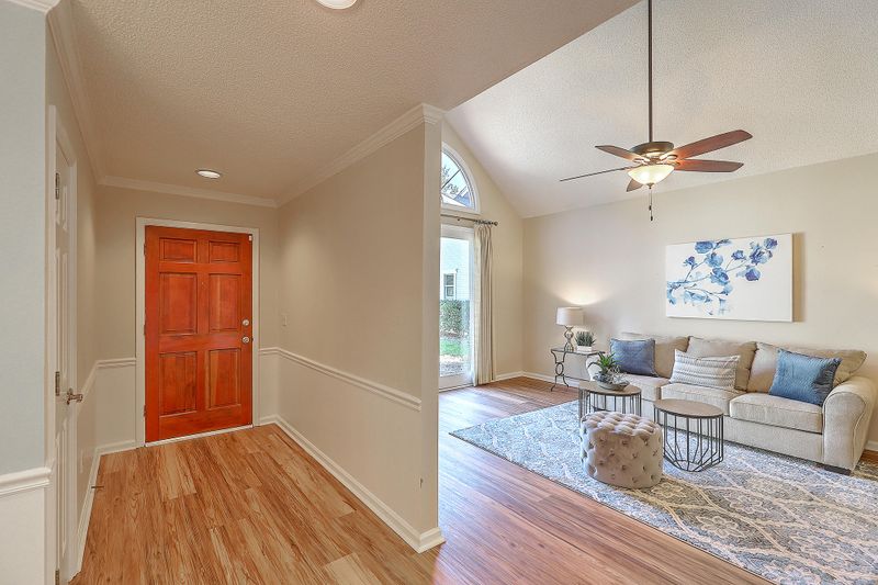 9121 Lafayette Ct, North Charleston, SC 29406