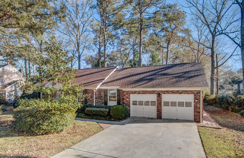 206 Sweetbriar Rd, Summerville, SC 29485