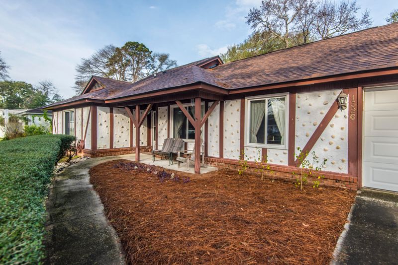 1326 Bob White Dr, Charleston, SC 29412