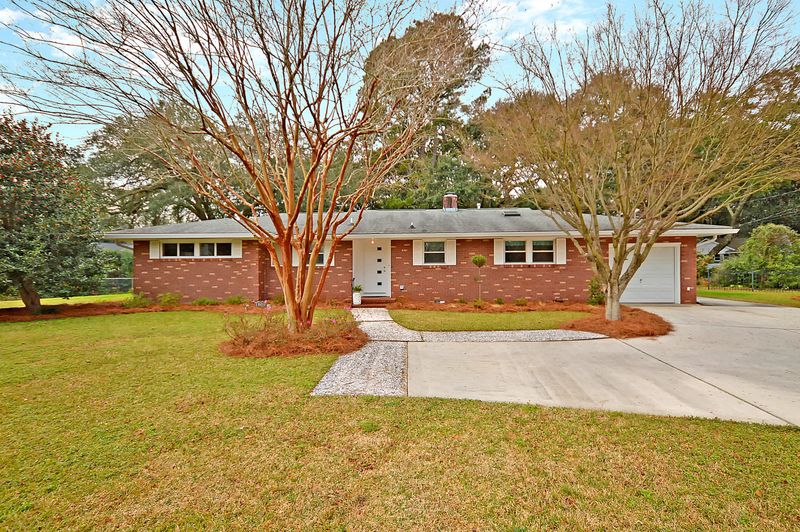 1801 Somerset Cir, Charleston, SC 29407