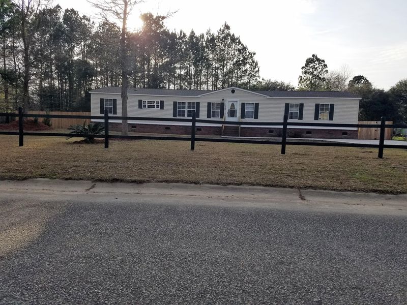 515 Crystal Shores Dr, Moncks Corner, SC 29461