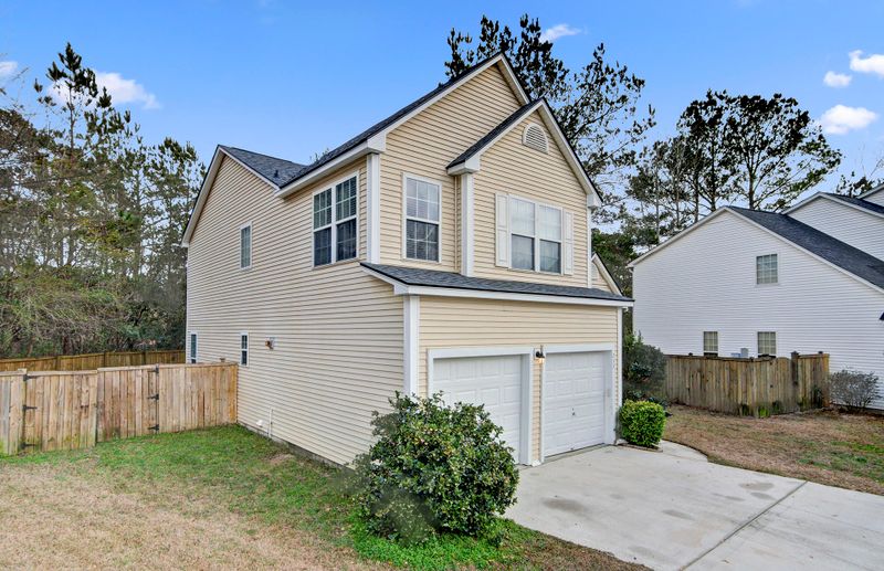 233 Evesham Dr, Summerville, SC 29485