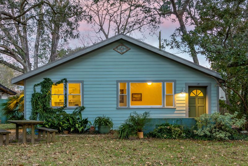 17 Sycamore Ave, Charleston, SC 29407