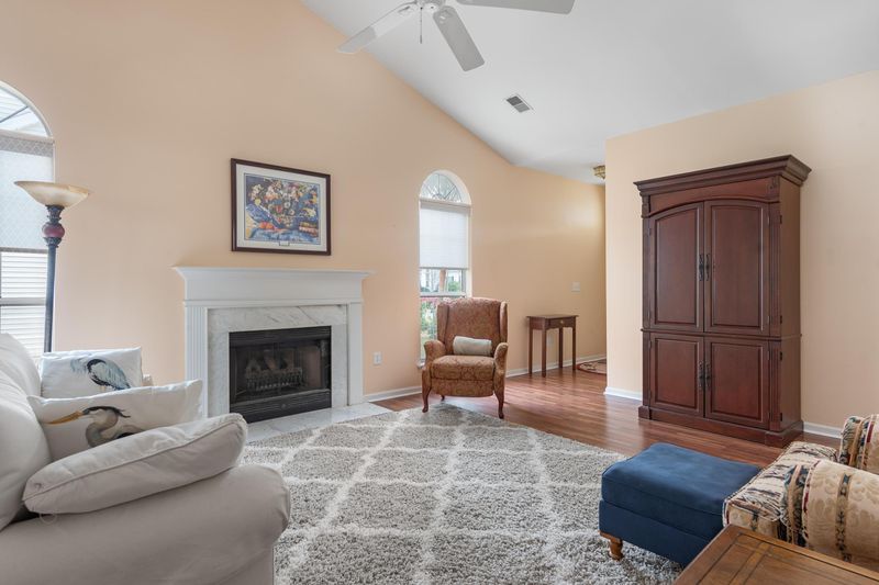 2552 Palmetto Hall Blvd, Mount Pleasant, SC 29466