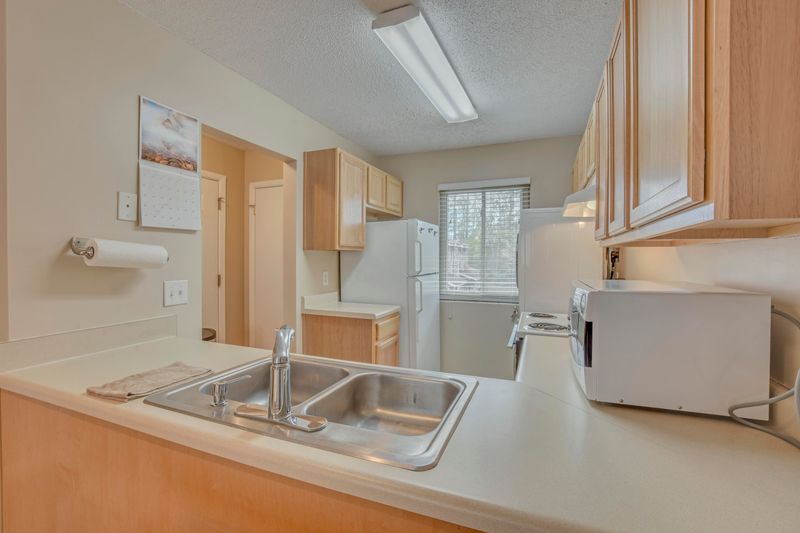 804 Andrea Ln, Hanahan, SC 29410