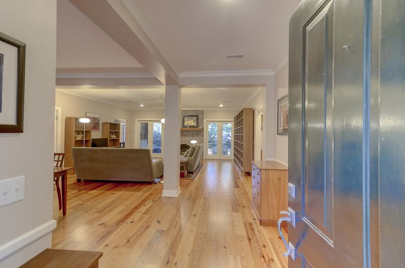623 Leisure Ln, Mount Pleasant, SC 29464