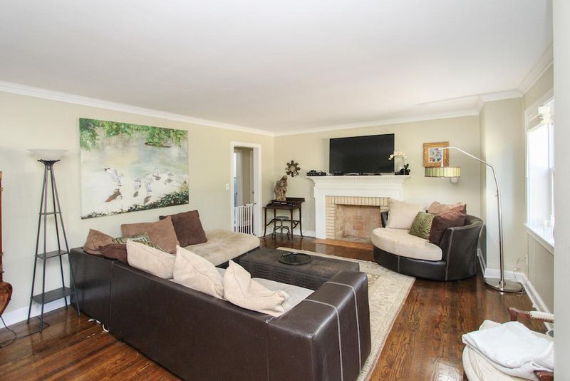 144 Chadwick Dr, Charleston, SC 29407