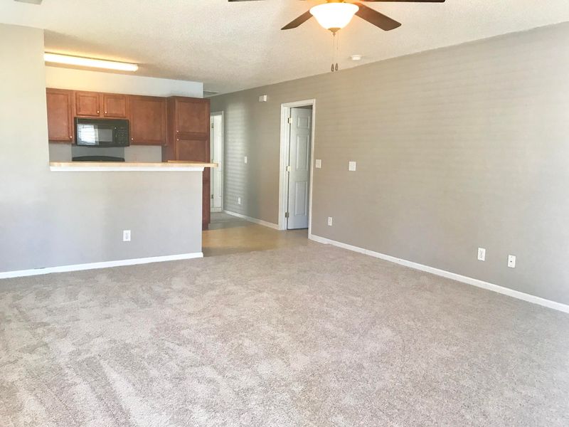 8732 Red Oak Dr, North Charleston, SC 29406