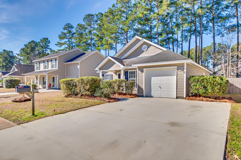 105 Bainsbury Ln, Summerville, SC 29483