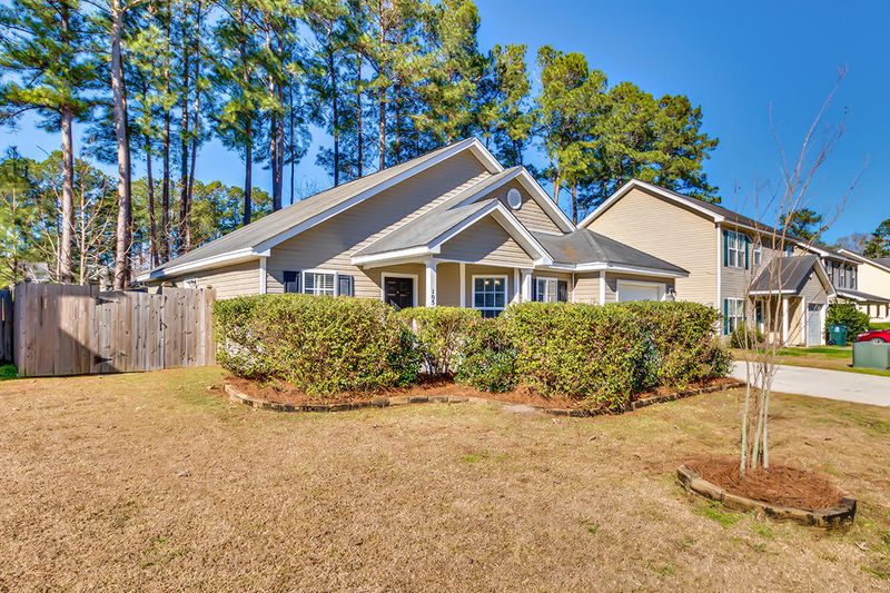 105 Bainsbury Ln, Summerville, SC 29483