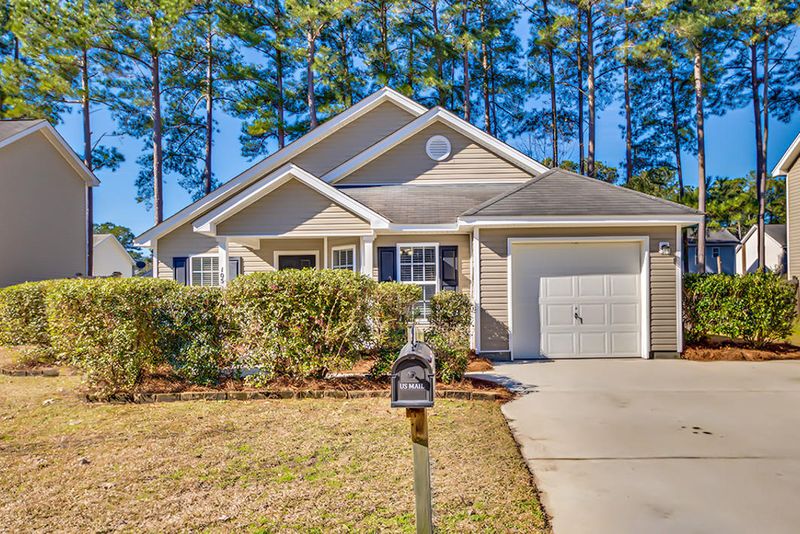 105 Bainsbury Ln, Summerville, SC 29483