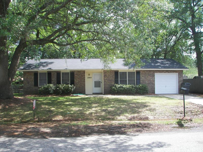 7747 Mendelwood Dr, North Charleston, SC 29418