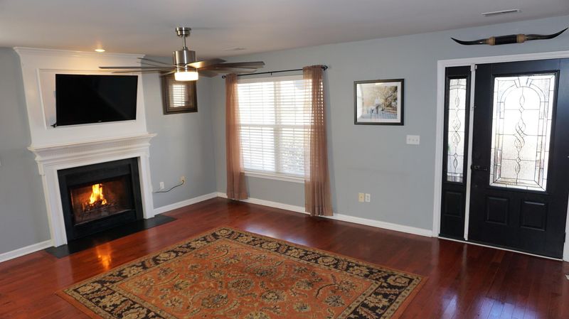 1275 Palm Cove Dr, Charleston, SC 29492