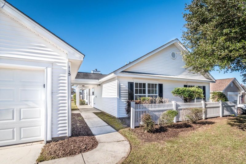 115 Savannah River Dr, Summerville, SC 29485
