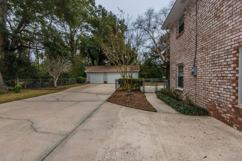 1088 Kentwood Cir, Charleston, SC 29412