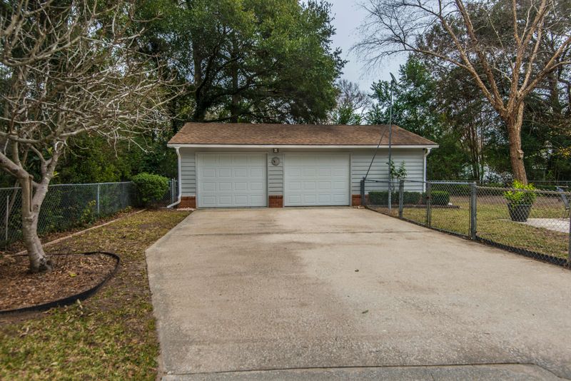 1088 Kentwood Cir, Charleston, SC 29412