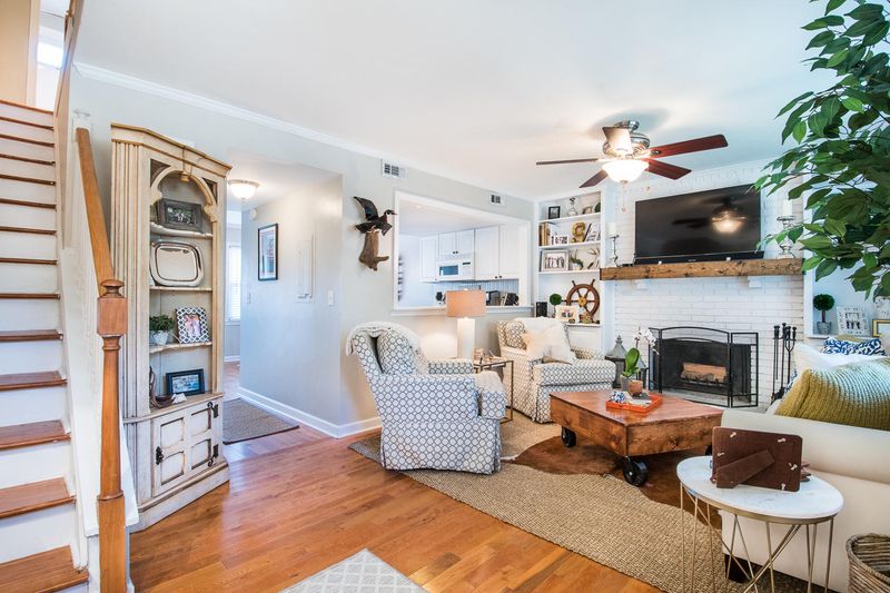 717 Harbor Ln, Mount Pleasant, SC 29464