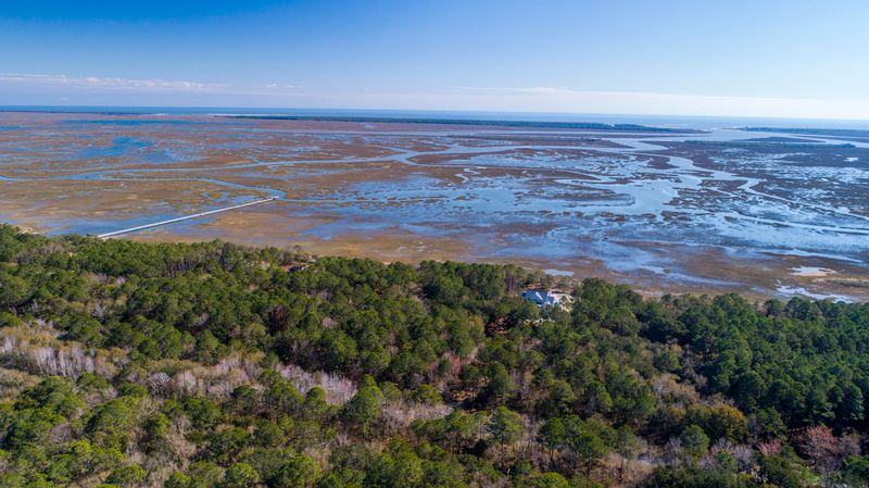 19 Longmarsh Rd, Awendaw, SC 29429