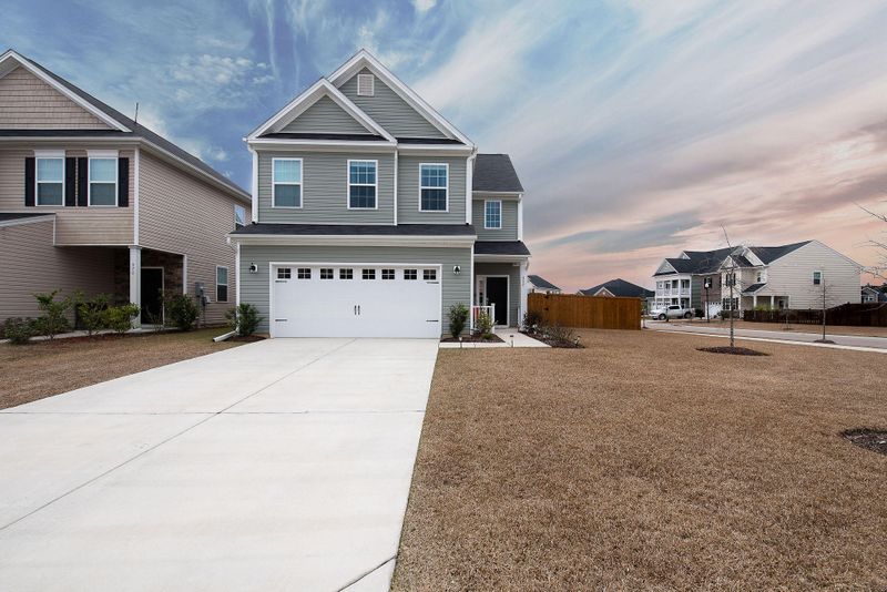 472 Whispering Breeze Ln, Summerville, SC 29486