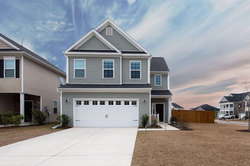 472 Whispering Breeze Ln, Summerville, SC 29486