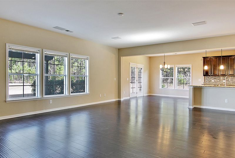 214 Pagoda Tree Dr, Goose Creek, SC 29445