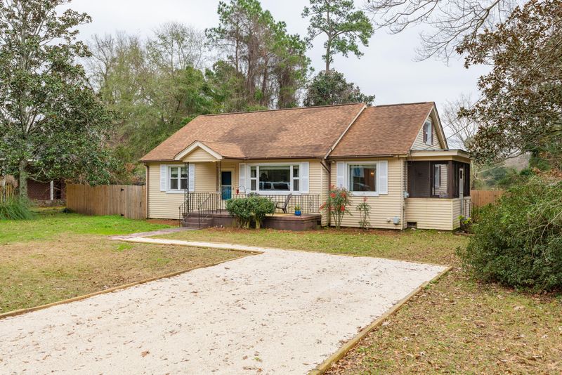 802 Castle Ave, Charleston, SC 29407