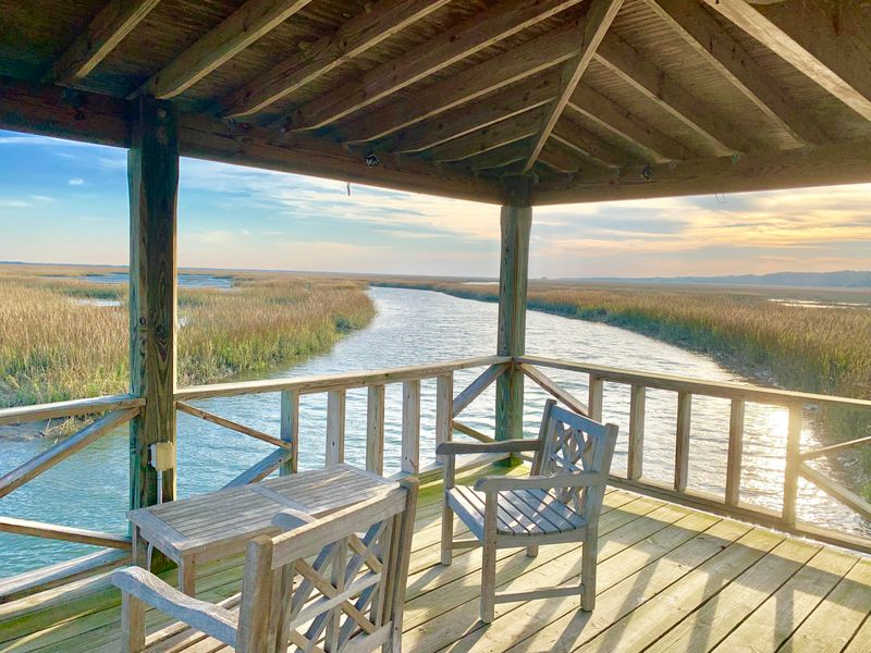 30 Longmarsh Dr, Mount Pleasant, SC 29429