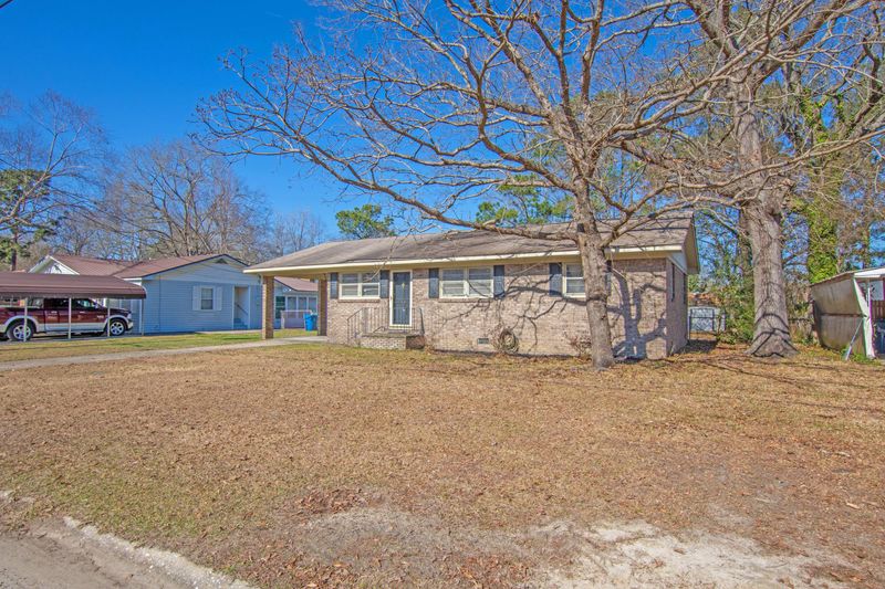 26 Newark Ave, Goose Creek, SC 29445