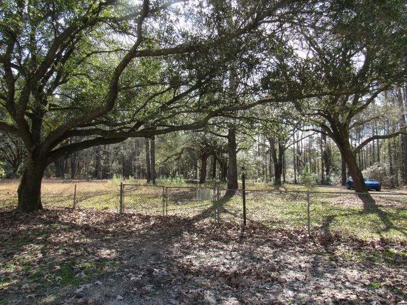 296 W Meadow Dr, Ridgeville, SC 29472