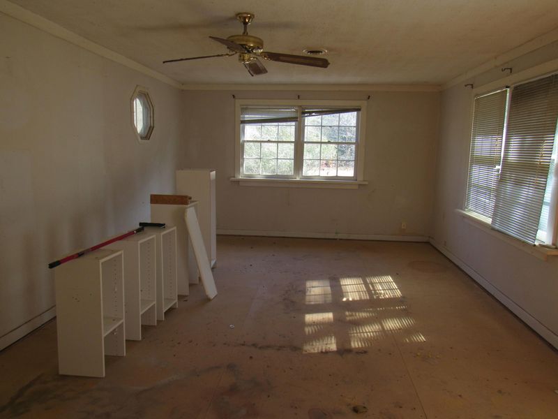 296 W Meadow Dr, Ridgeville, SC 29472