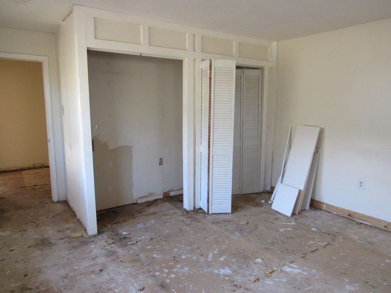 296 W Meadow Dr, Ridgeville, SC 29472
