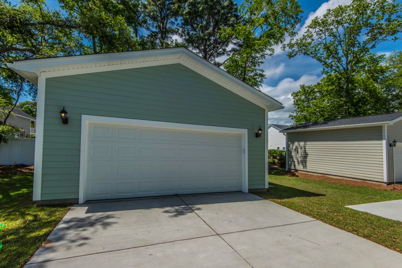 1709 Emmets Rd, Johns Island, SC 29455